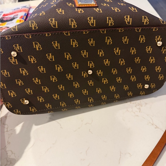 Dooney & Bourke Brown Crossbody Brenna Greta satchel with Gold Monogram - Picture 7 of 11